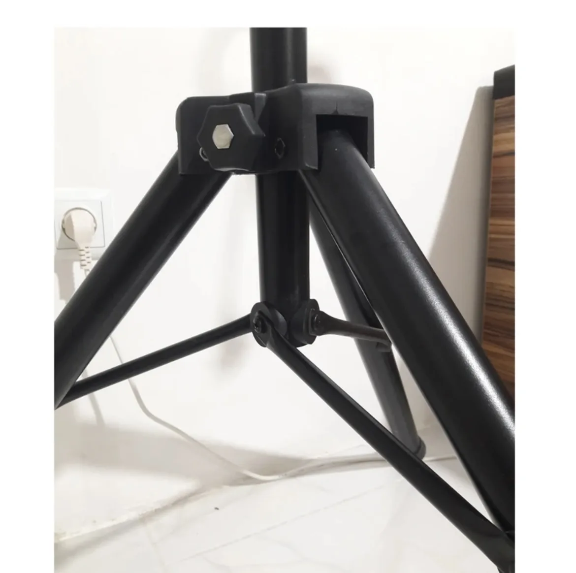بخاری برقی لوکستای با پایه ایستاده مدل ZENON 3000W 5 بخاری برقی لوکستای با پایه ایستاده مدل ZENON 3000W