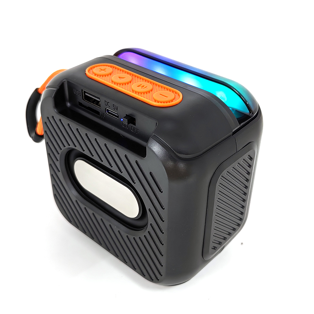 اسپیکر بلوتوثی قابل حمل مدل HM-824 4 اسپیکر بلوتوثی قابل حمل مدل HM-824